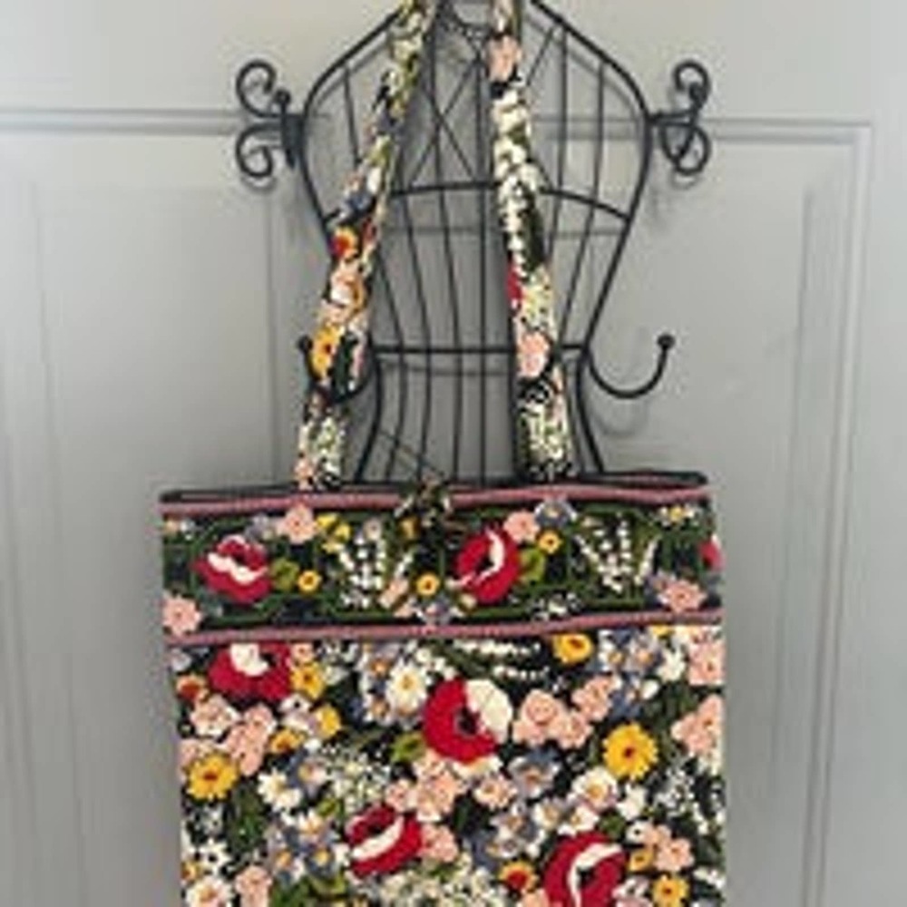 Vera Bradley Tote Bag in Poppy Fields Print